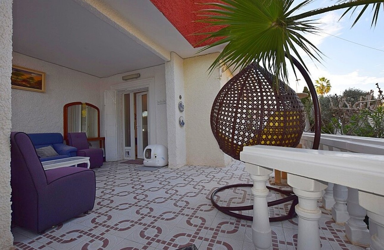 Resale - Villa - Torrevieja