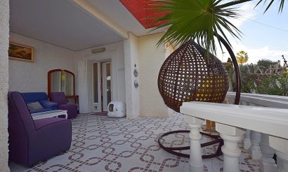 Resale - Villa - Torrevieja