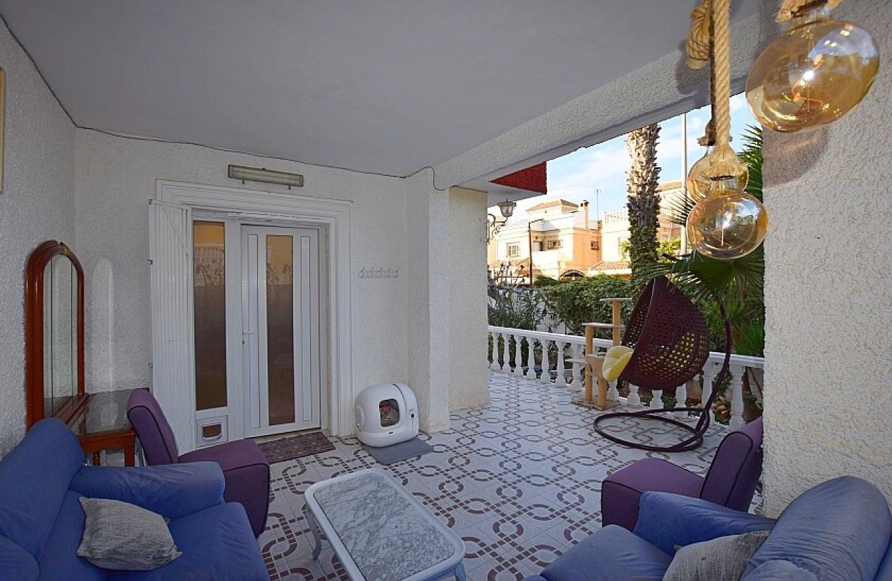 Resale - Villa - Torrevieja