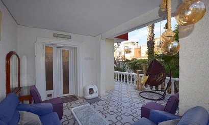 Resale - Villa - Torrevieja