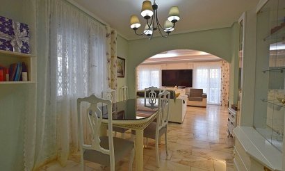 Resale - Villa - Torrevieja