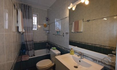 Resale - Villa - Torrevieja