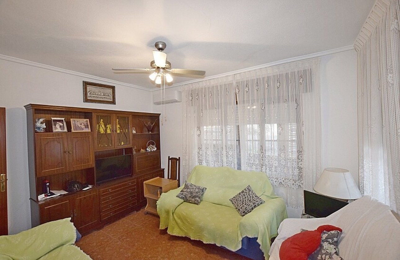 Resale - Villa - Torrevieja - Calas - norte ciudad