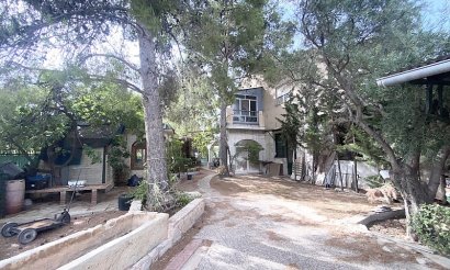 Resale - Villa - Crevillente