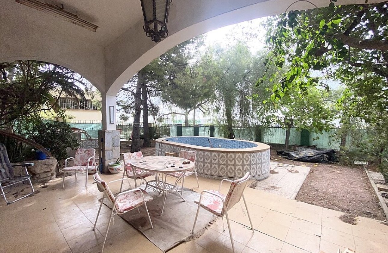 Resale - Villa - Crevillente