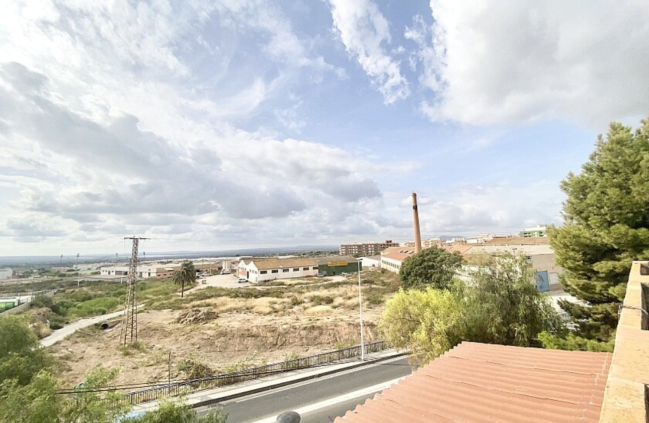 Resale - Villa - Crevillente