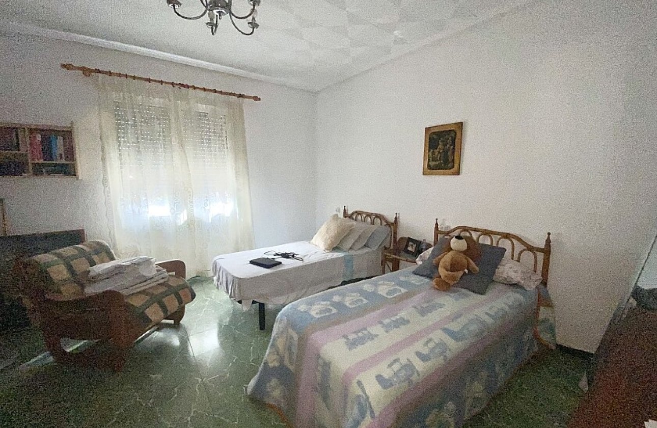 Resale - Villa - Crevillente