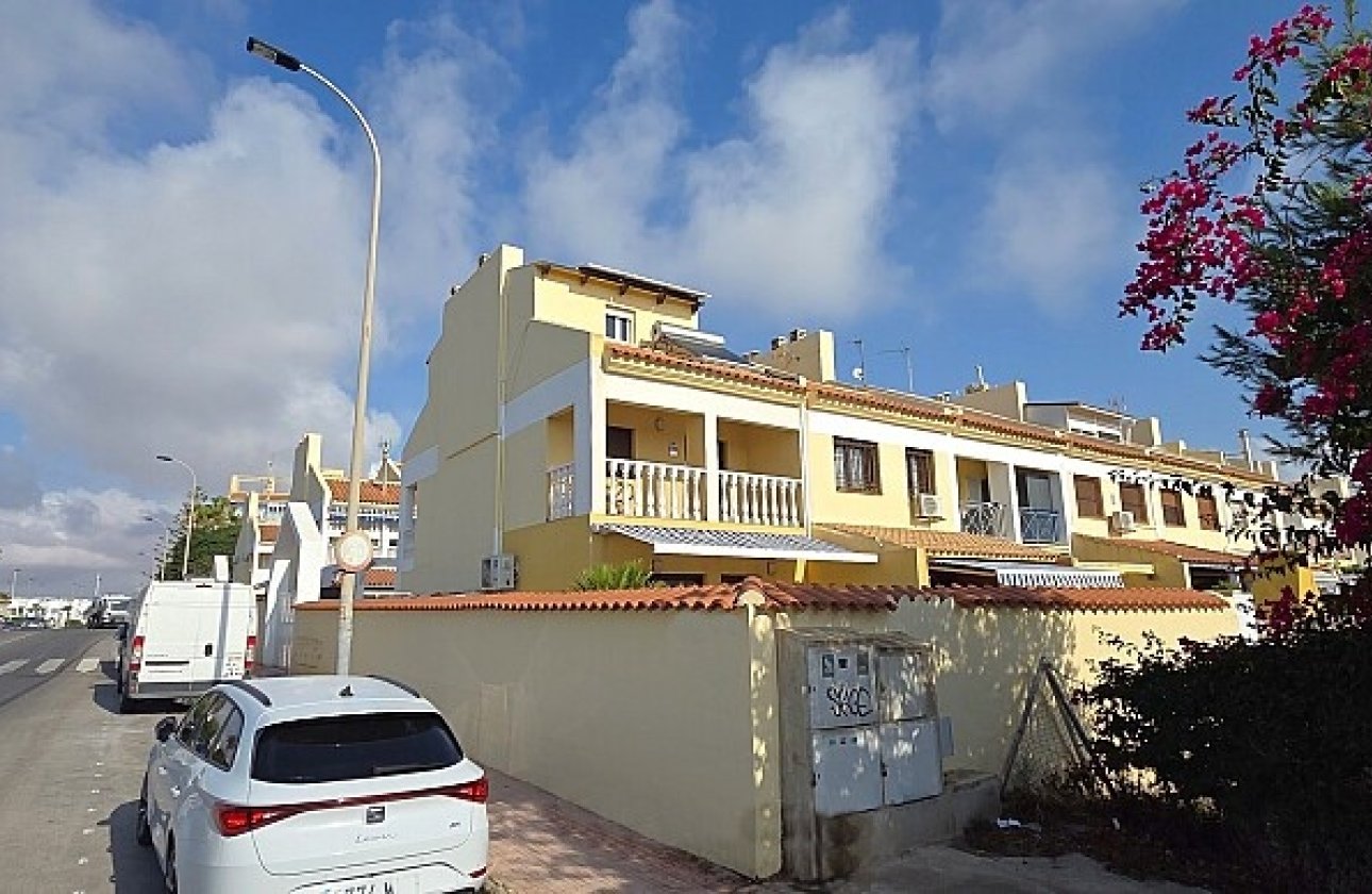 Resale - Townhouse - La Mata