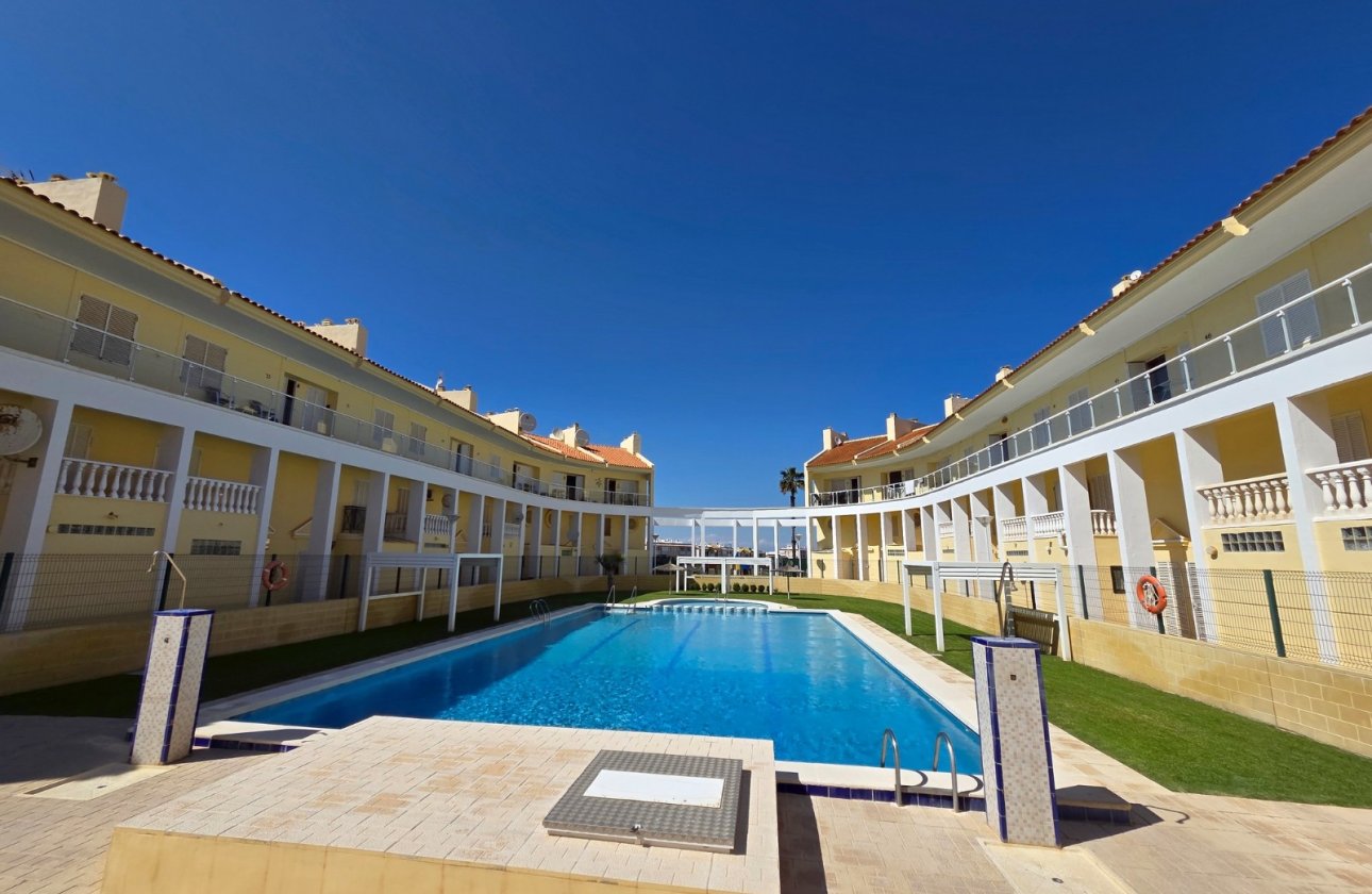 Resale - Townhouse - La Mata