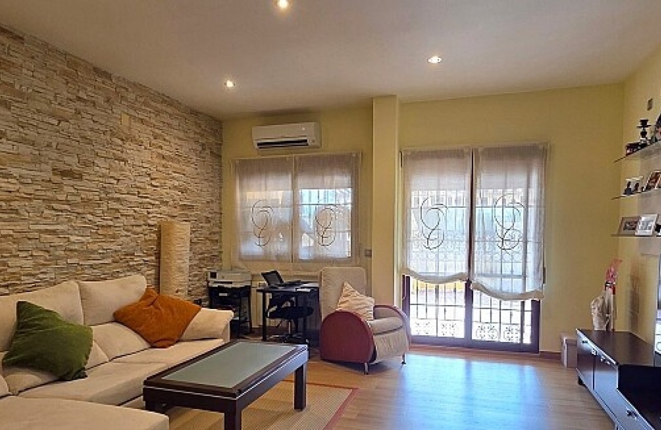 Resale - Townhouse - La Mata