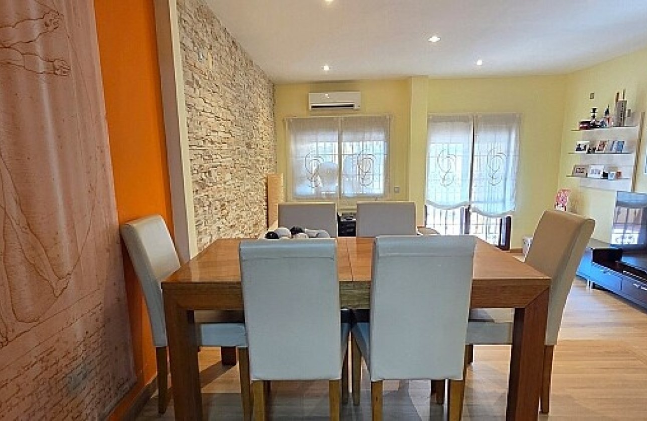 Resale - Townhouse - La Mata