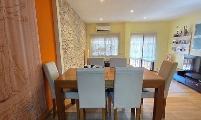 Resale - Townhouse - La Mata