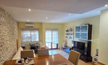 Resale - Townhouse - La Mata