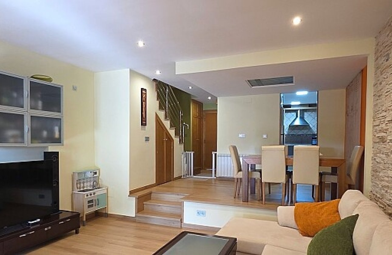 Resale - Townhouse - La Mata