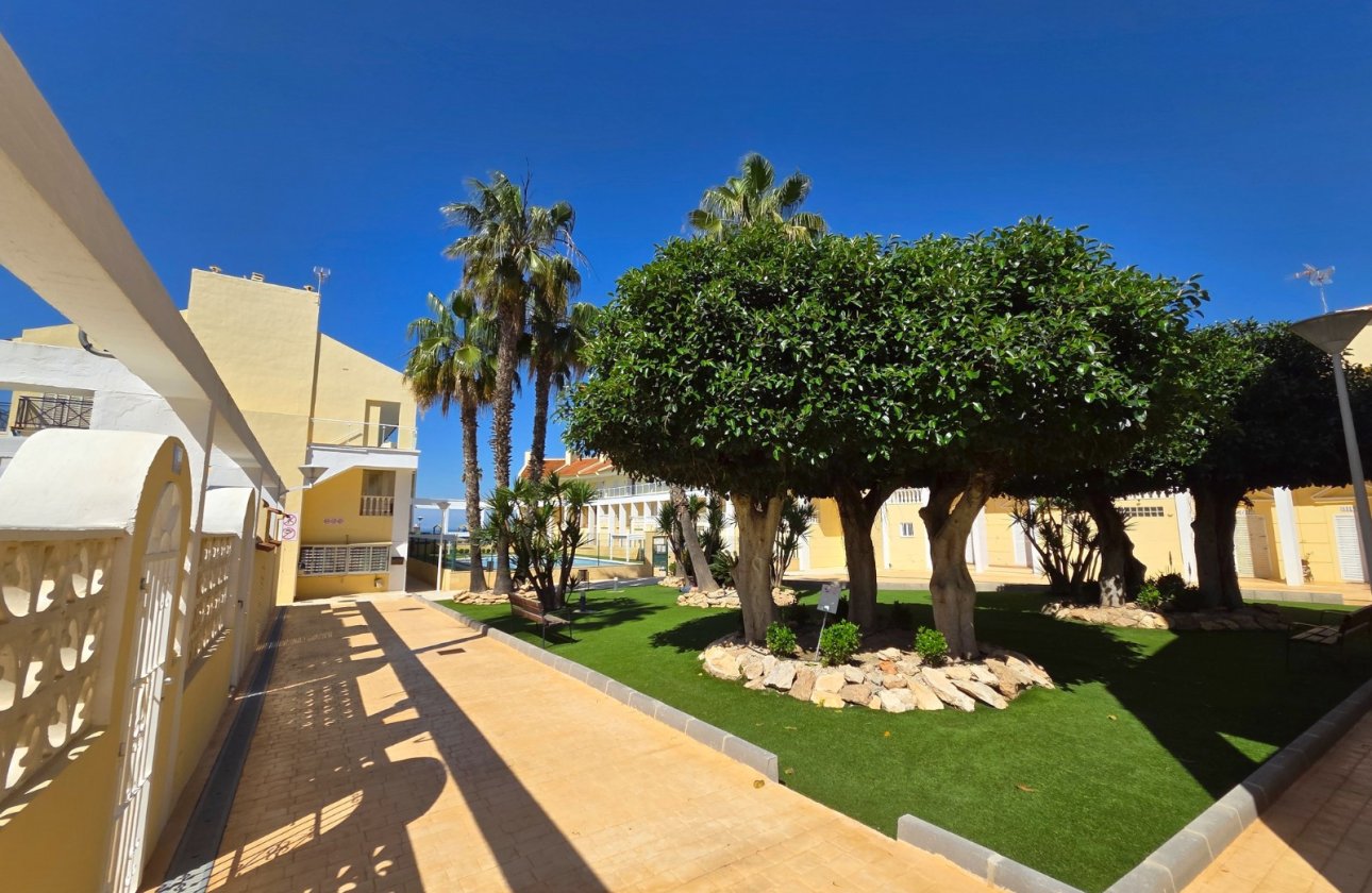 Resale - Townhouse - La Mata