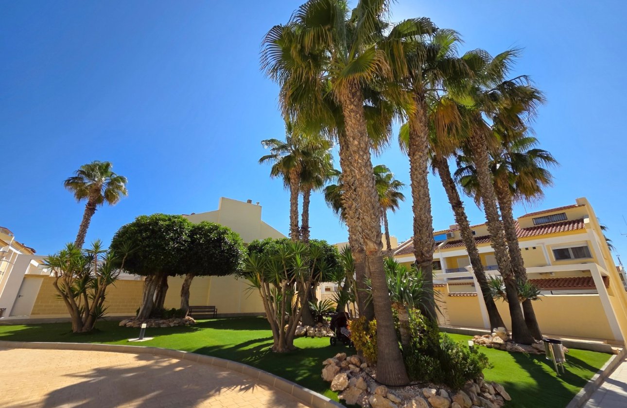 Resale - Townhouse - La Mata