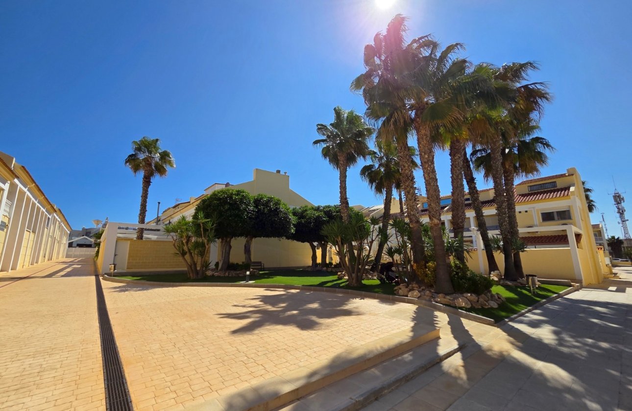 Resale - Townhouse - La Mata