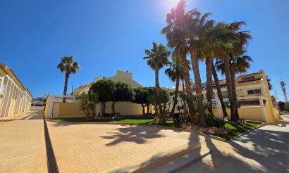 Resale - Townhouse - La Mata