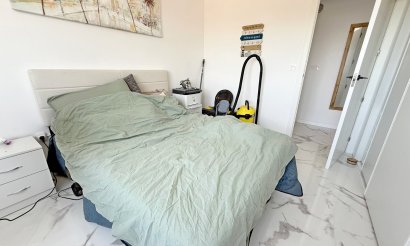 Resale - Apartment / flat - Orihuela Costa - Punta Prima