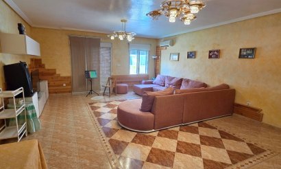 Revente - Maison de ville - San Isidro