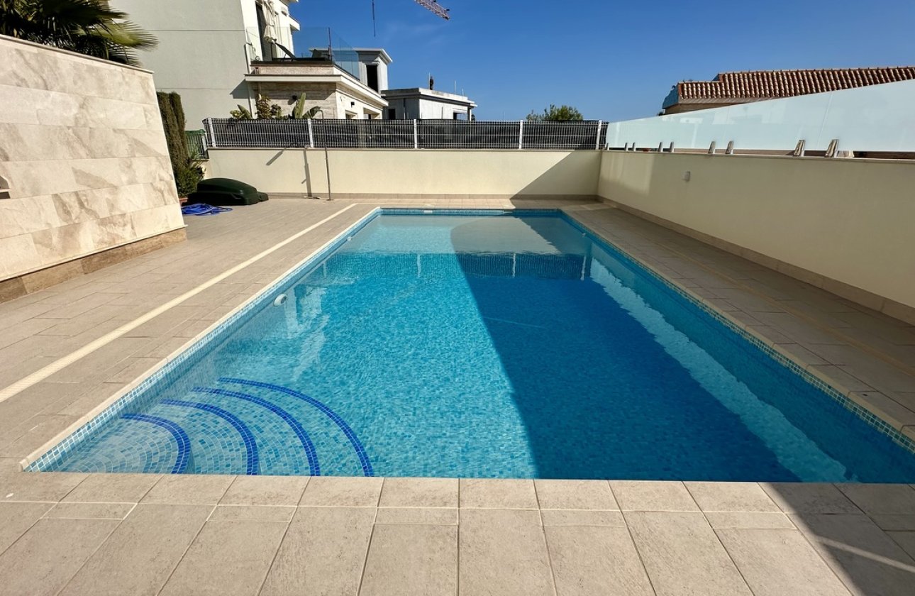 Resale - Villa - La Zenia