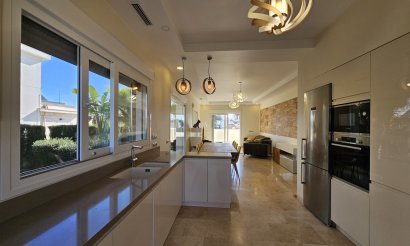 Resale - Villa - La Zenia