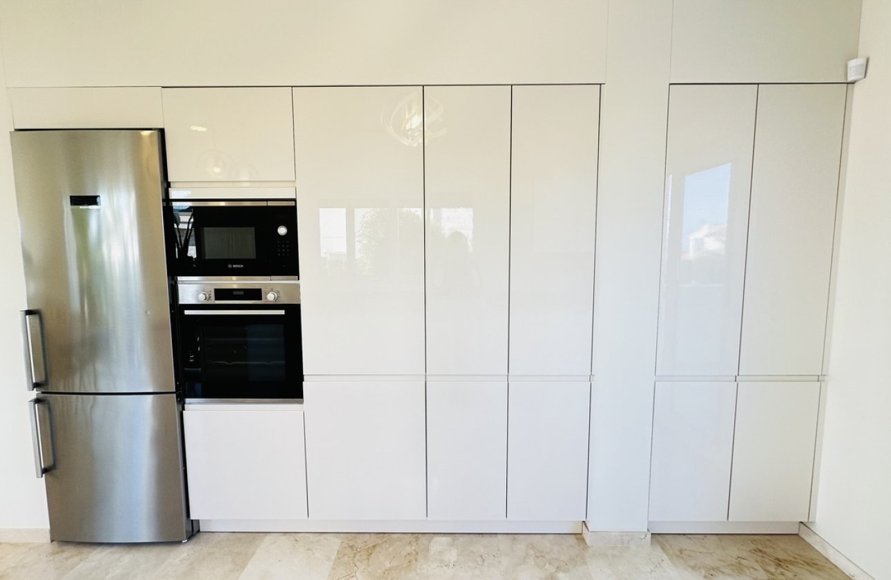 Resale - Villa - La Zenia