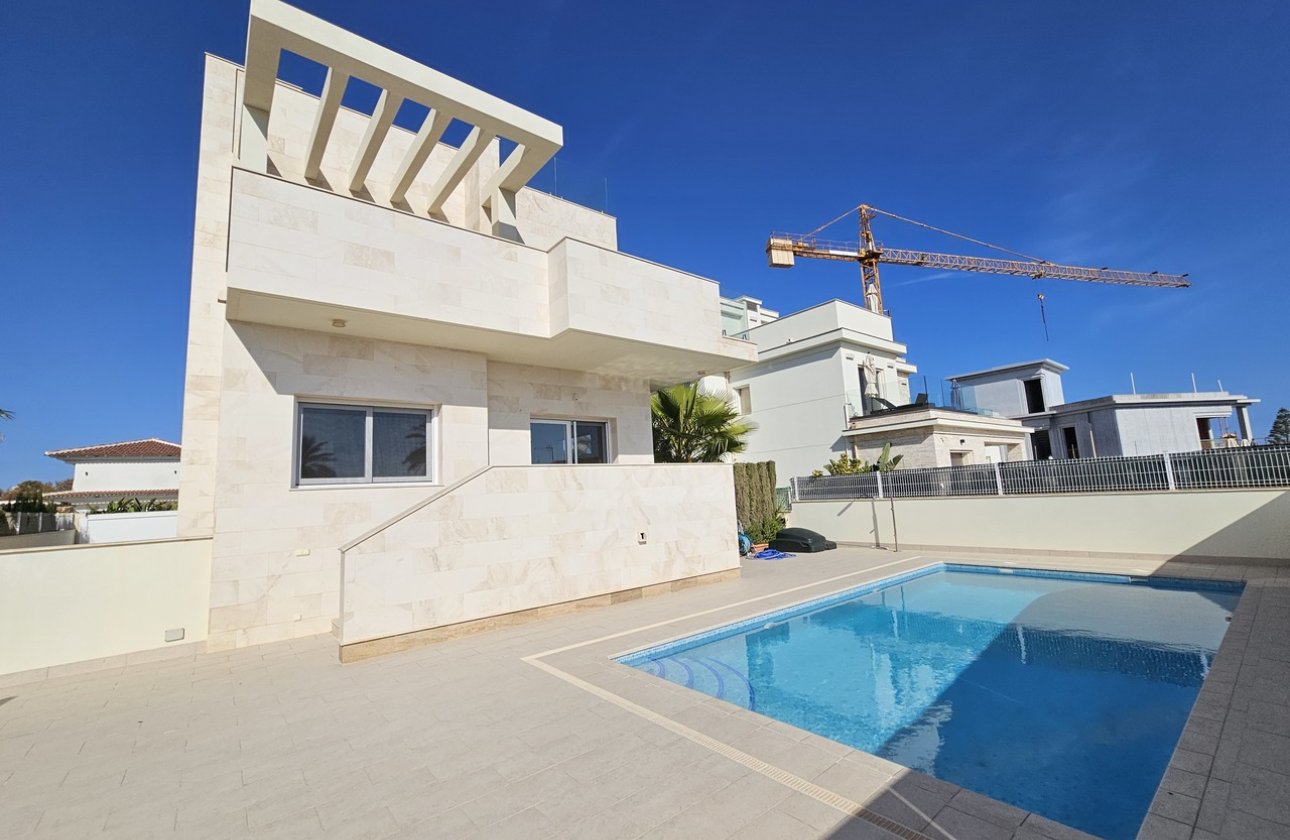 Resale - Villa - La Zenia