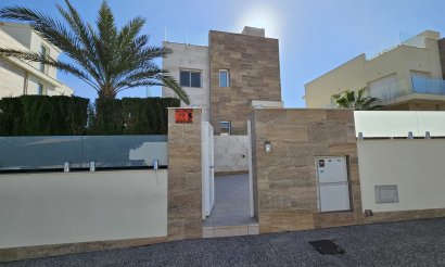 Resale - Villa - La Zenia