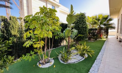 Resale - Villa - La Zenia