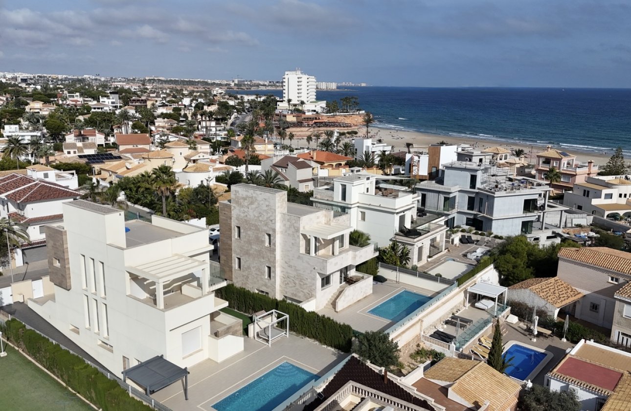 Resale - Villa - La Zenia