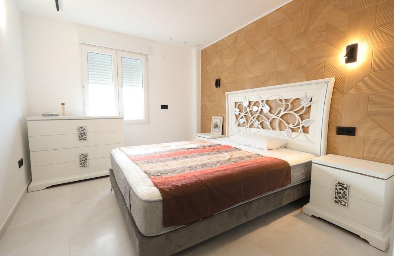 Resale - Apartment / flat - Pilar de la Horadada - Zona Pueblo