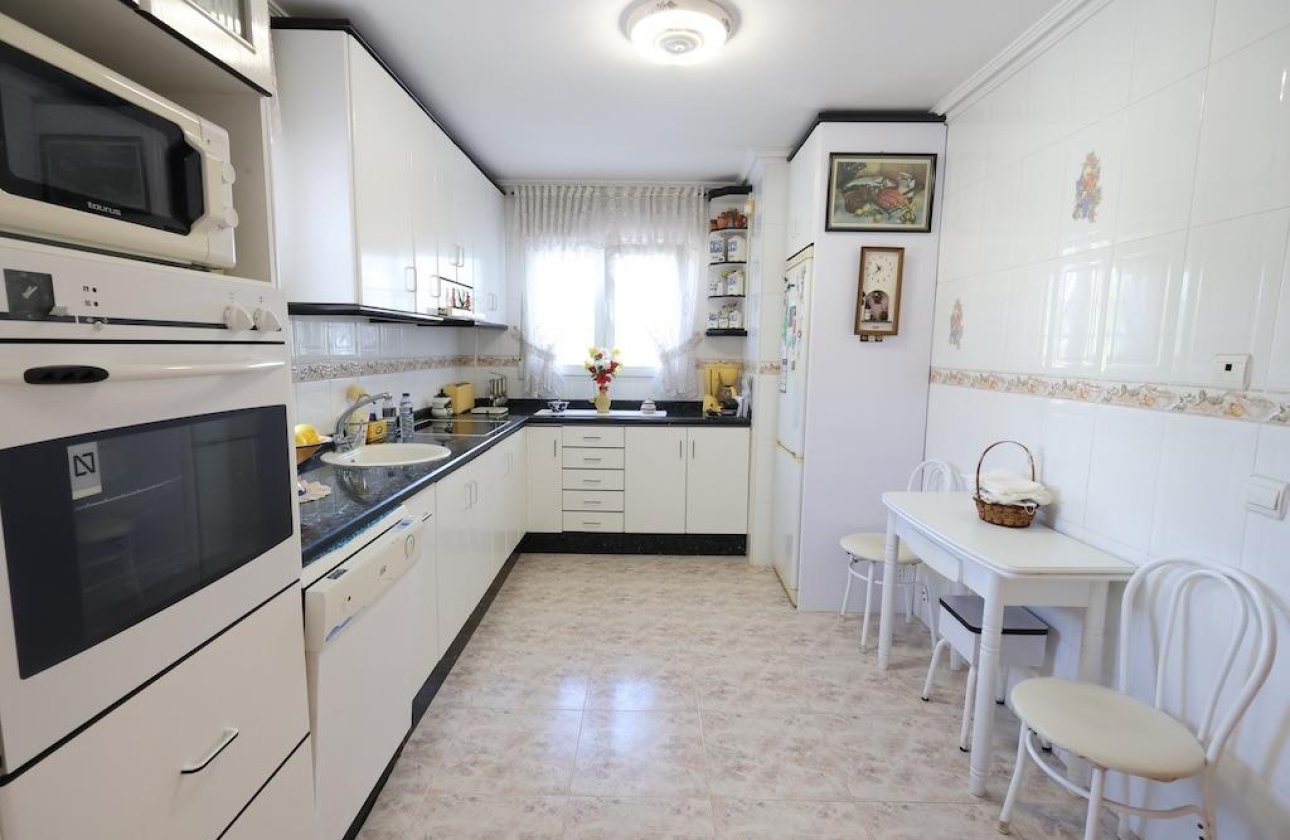Resale - Villa - Orihuela Costa - Villamartín-Las Filipinas