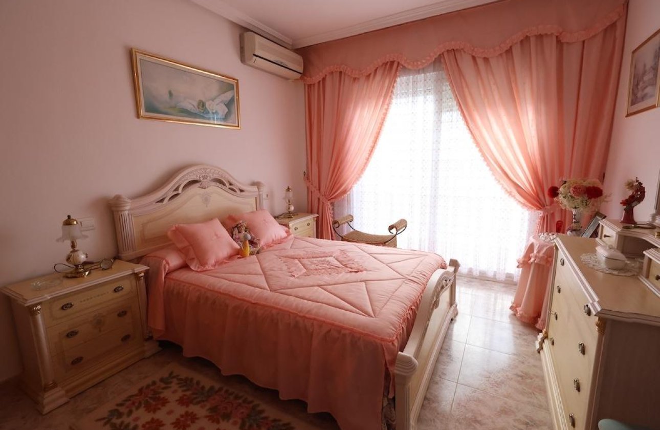 Resale - Villa - Orihuela Costa - Villamartín-Las Filipinas