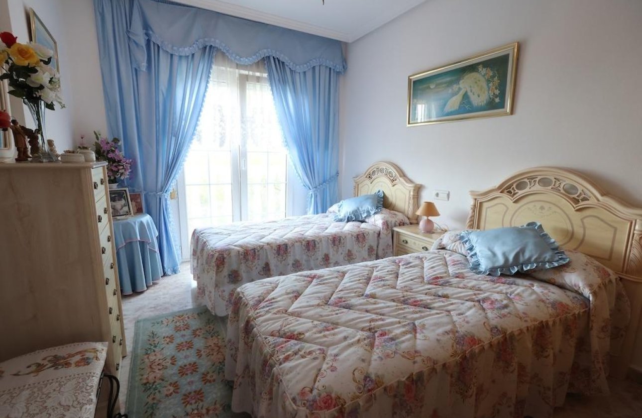 Resale - Villa - Orihuela Costa - Villamartín-Las Filipinas