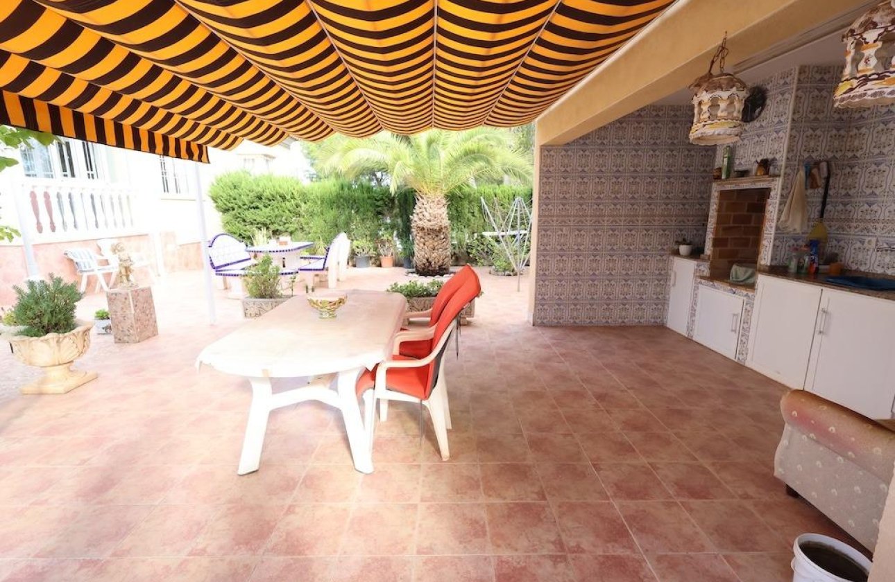 Resale - Villa - Orihuela Costa - Villamartín-Las Filipinas