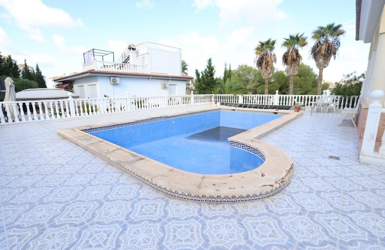 Resale - Villa - Orihuela Costa - Villamartín-Las Filipinas