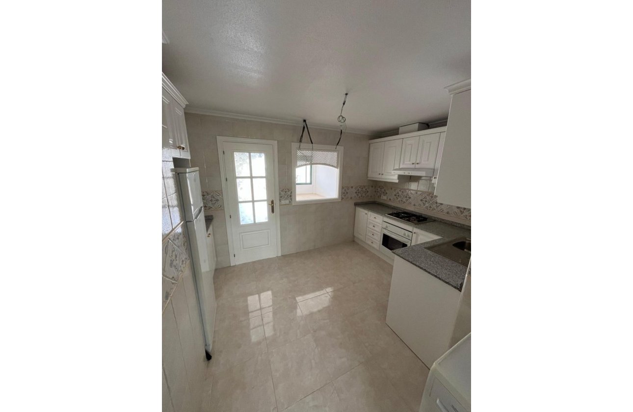 Resale - Apartment / flat - Orihuela Costa - Campoamor Golf