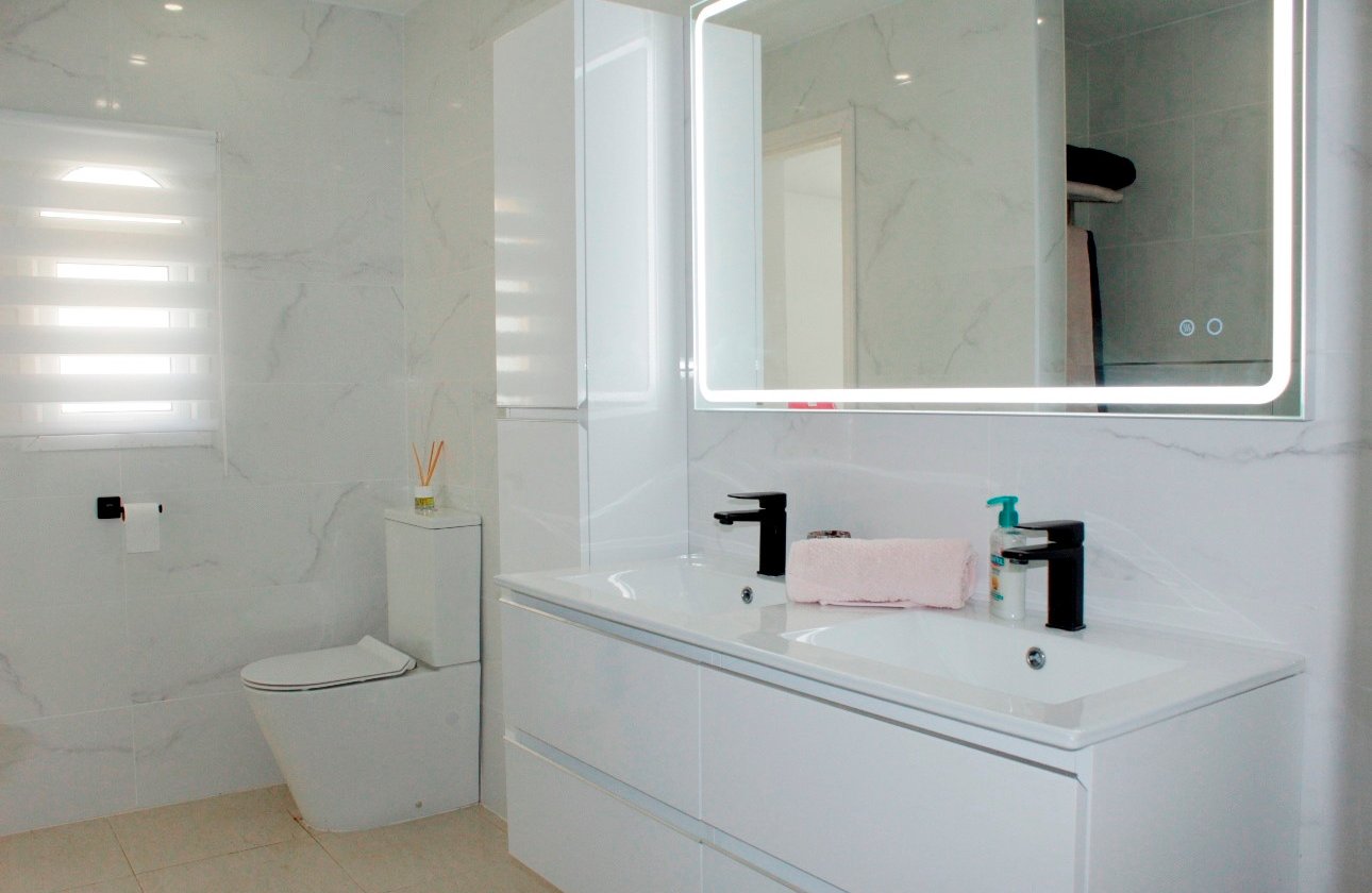 Resale - Villa - Orihuela Costa - Villamartin Fortuna