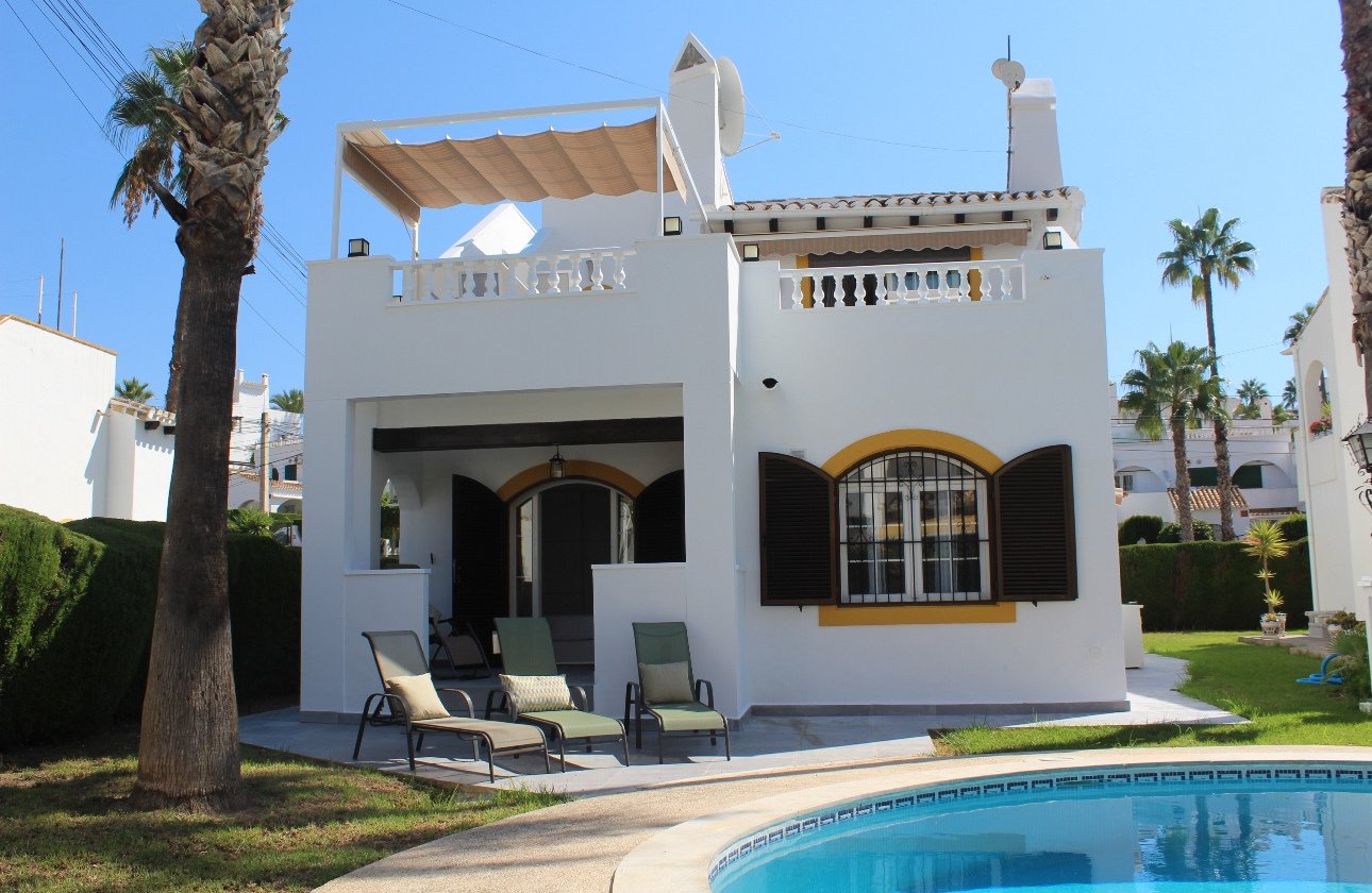 Resale - Villa - Orihuela Costa - Villamartin Fortuna