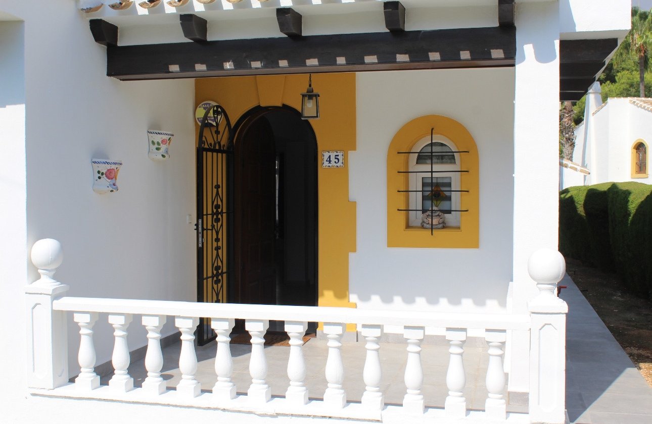 Resale - Villa - Orihuela Costa - Villamartin Fortuna