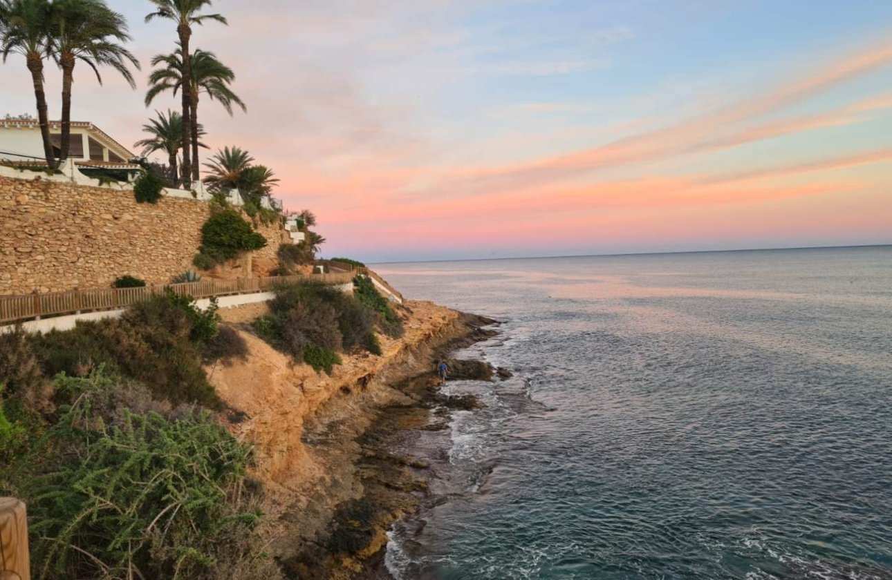 Resale - Villa - Orihuela Costa - Villamartin Fortuna