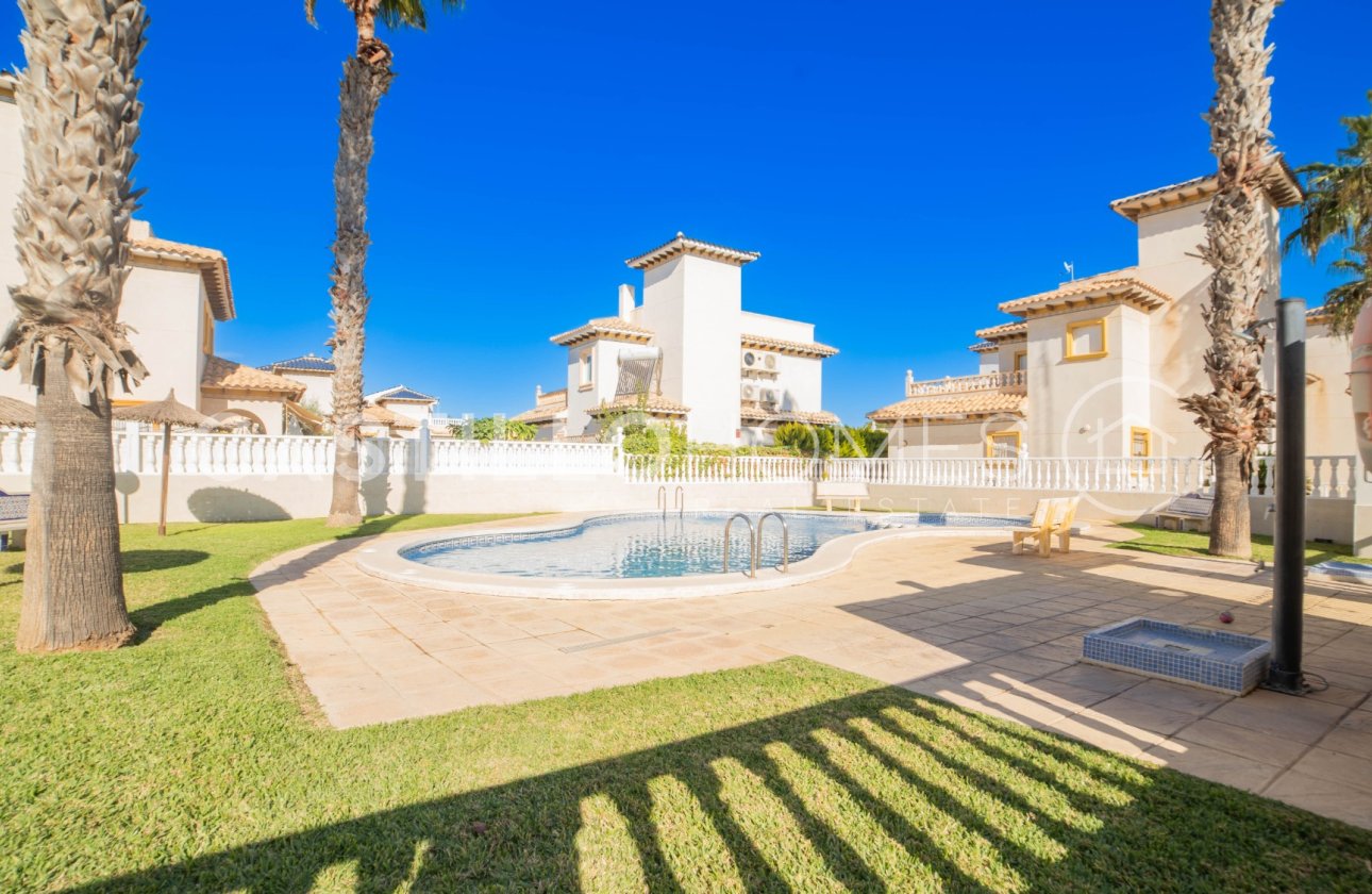 Resale - Townhouse - Orihuela Costa - La Regia