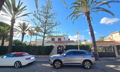 Resale - Villa - Orihuela Costa - Cabo Roig
