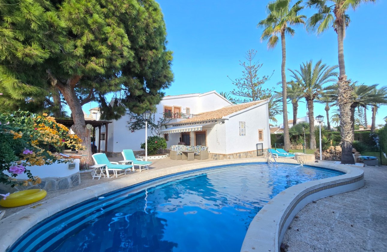 Resale - Villa - Orihuela Costa - Cabo Roig