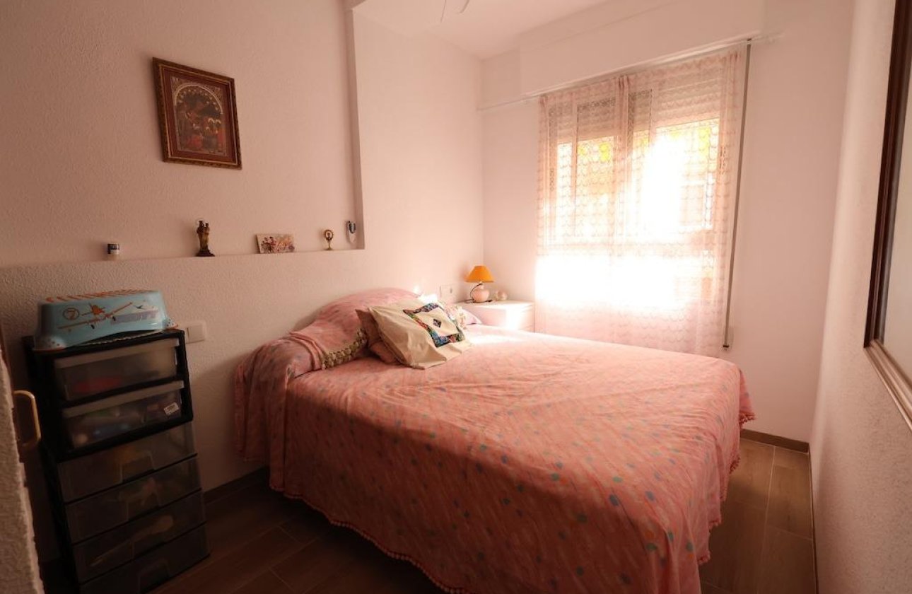 Resale - Apartment / flat - Torrevieja - La Mata pueblo