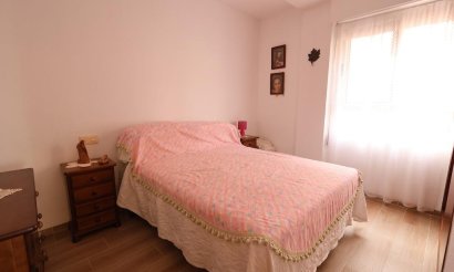 Resale - Apartment / flat - Torrevieja - La Mata pueblo