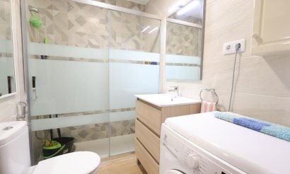 Resale - Apartment / flat - Torrevieja - La Mata pueblo