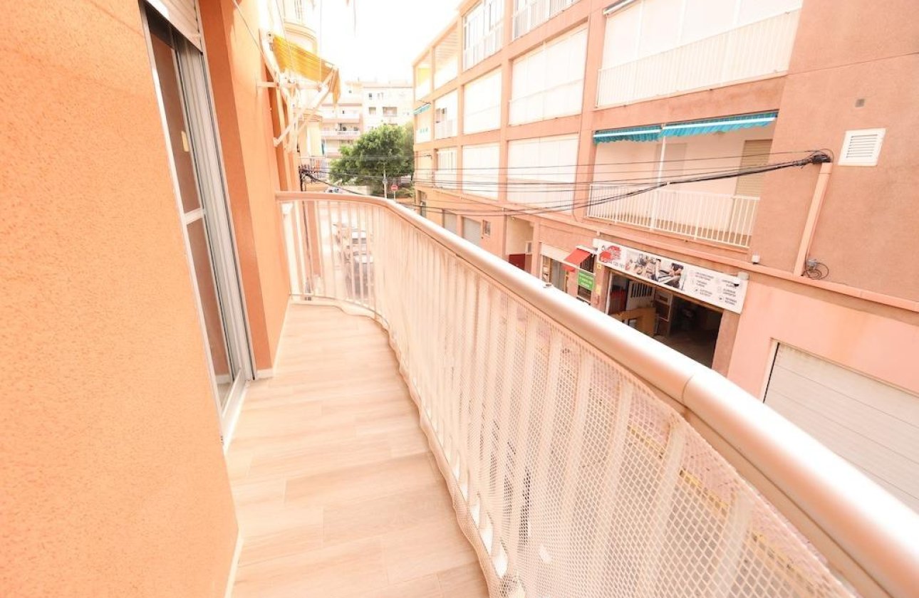 Resale - Apartment / flat - Torrevieja - La Mata pueblo