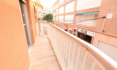 Resale - Apartment / flat - Torrevieja - La Mata pueblo